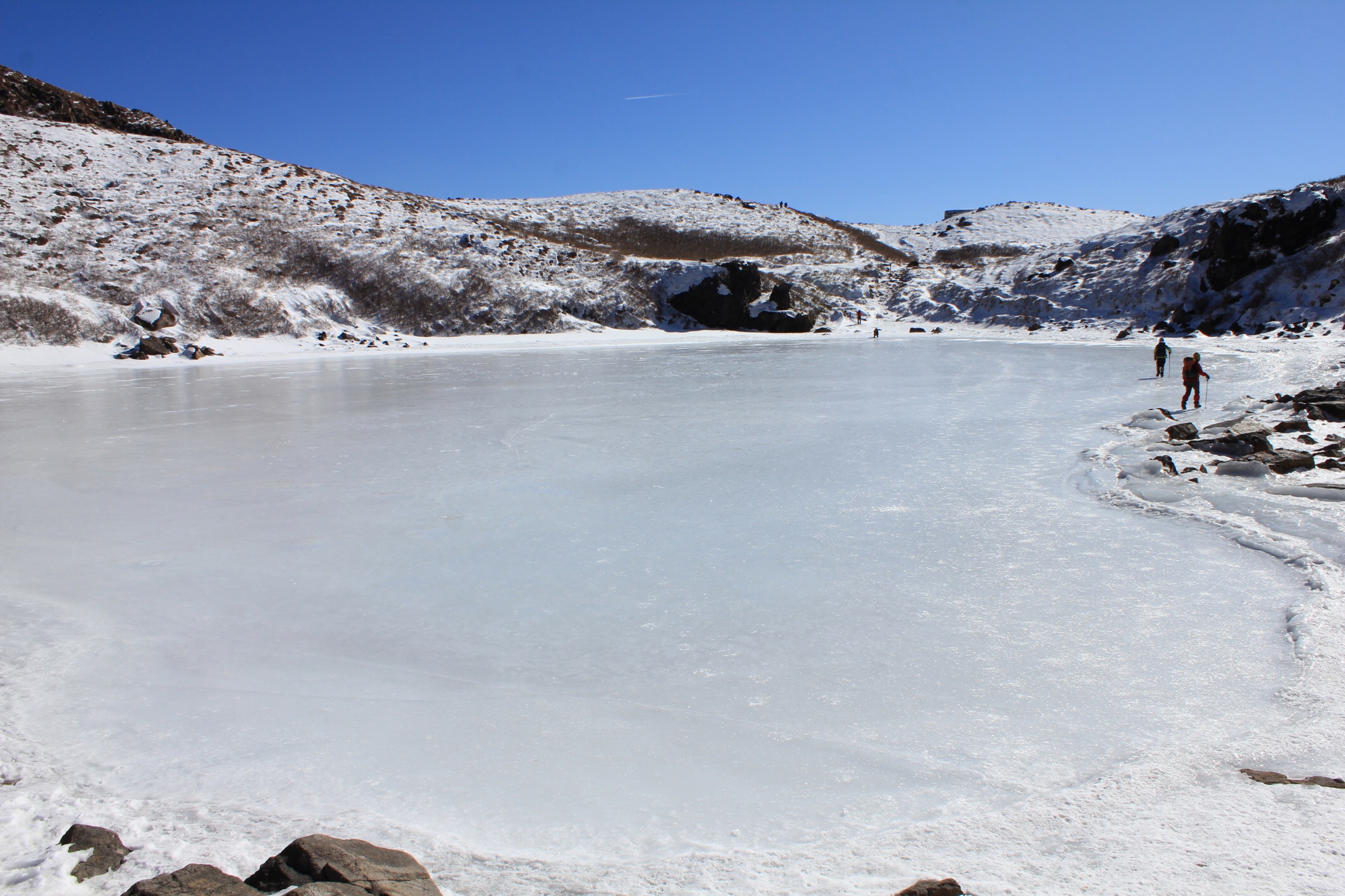 御池の凍結
